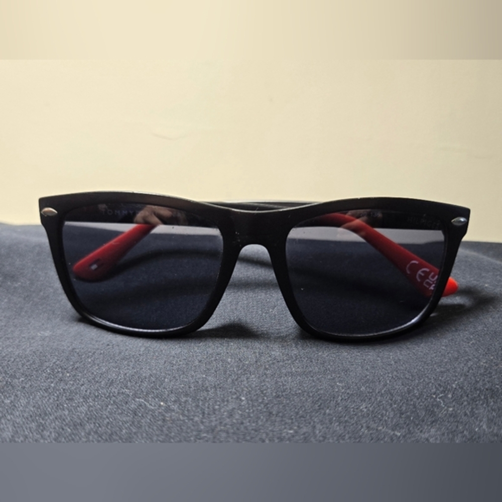Tommy Hilfiger San Diego MP OM652 Rectangular Sunglasses Black Red Frame Gray